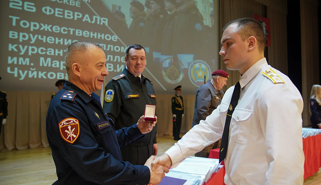 В столичном главке Росгвардии прошел торжественный выпуск курсантов подшефного колледжа 